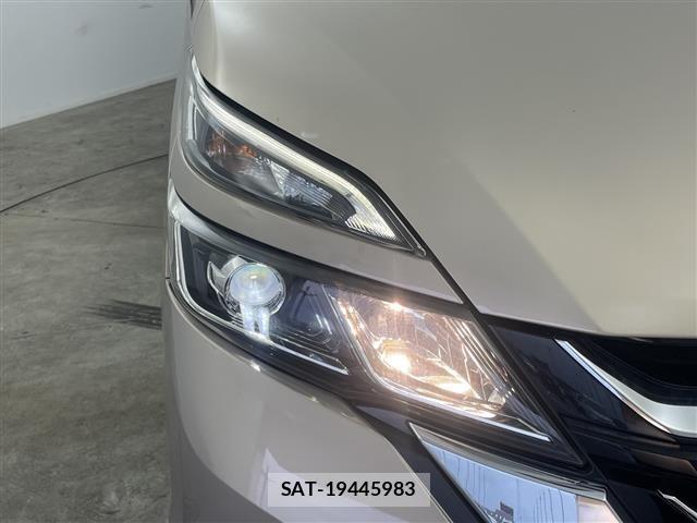 Nissan SERENA 2018 8926113-2