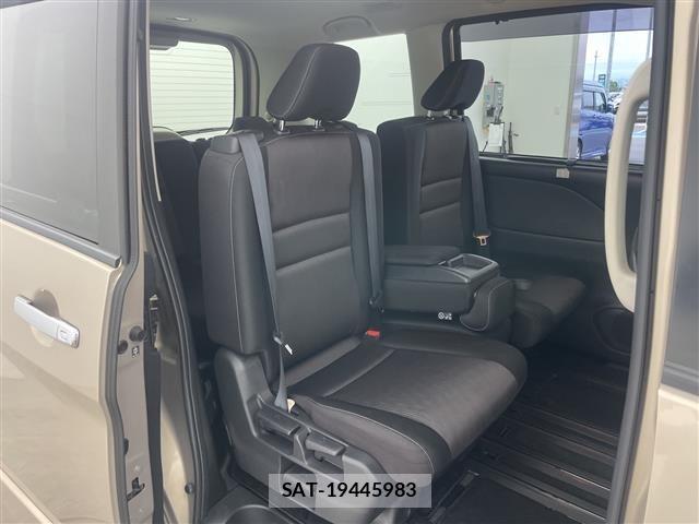 Nissan SERENA 2018 8926113-3