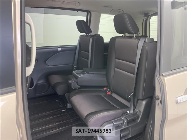 Nissan SERENA 2018 8926113-9