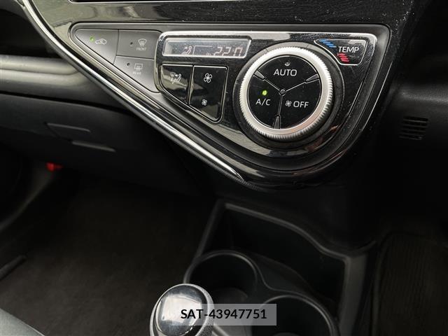 Toyota AQUA 2018 8705591-1