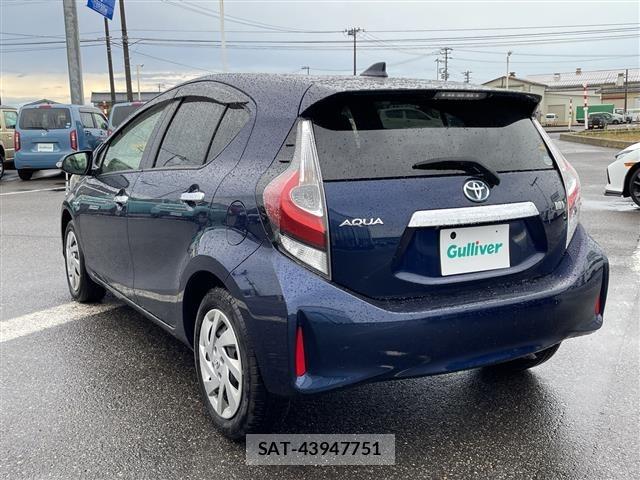 Toyota AQUA 2018 8705591-13