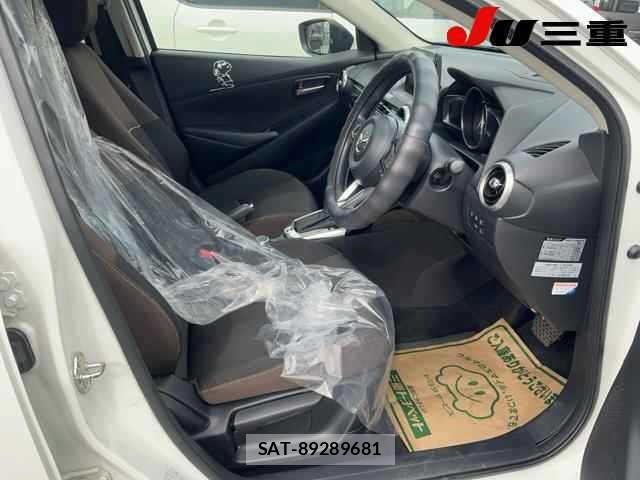 Mazda MAZDA2 2019 8909943-4