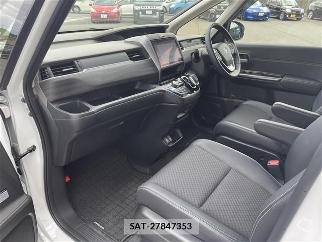 Honda FREED 2022 8684465-4