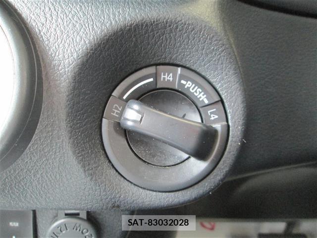 Toyota HILUX 2018 8682882-11