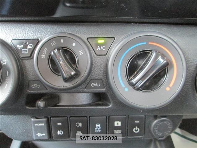 Toyota HILUX 2018 8682882-9