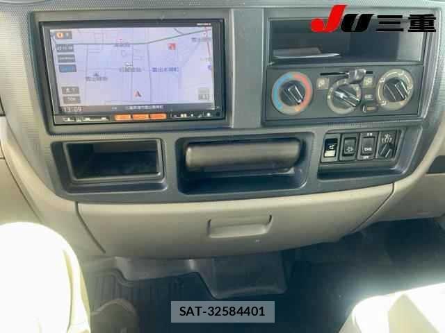 Nissan ATLAS 2013 8894987-11