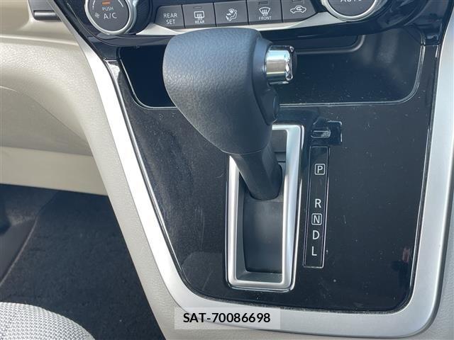 Nissan SERENA 2018 8671612-21