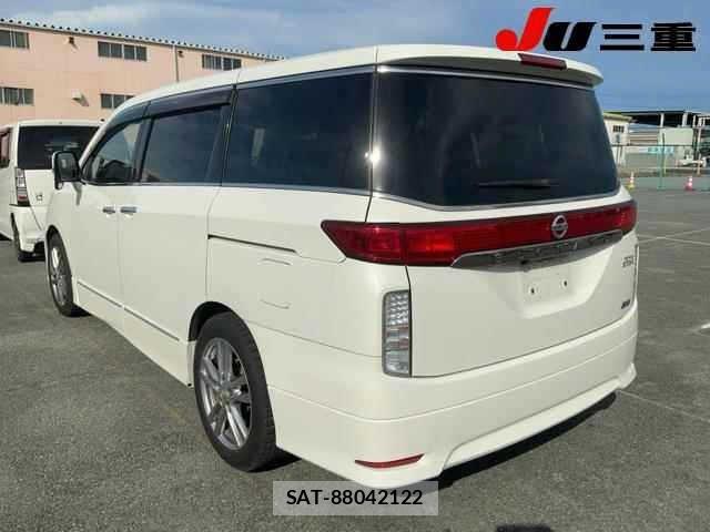 Nissan ELGRAND 2013 8908907-1