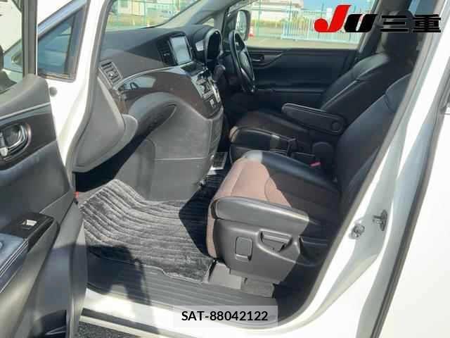 Nissan ELGRAND 2013 8908907-3
