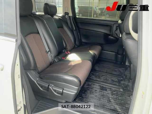 Nissan ELGRAND 2013 8908907-5