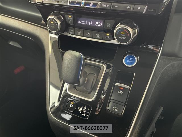 Nissan SERENA 2022 8926175-1