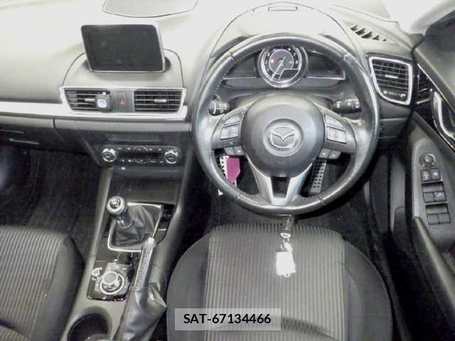 Mazda AXELA 2015 8864399-3