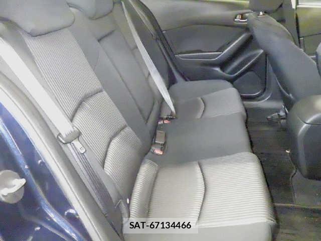 Mazda AXELA 2015 8864399-8