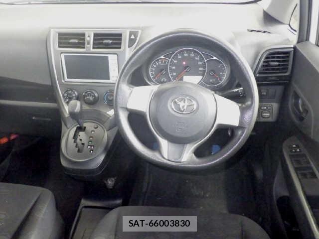 Toyota RACTIS 2011 8862958-3