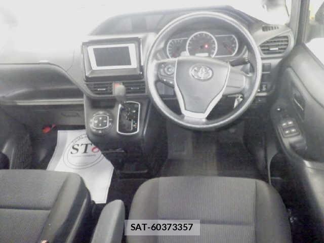 Toyota NOAH 2014 8706048-3