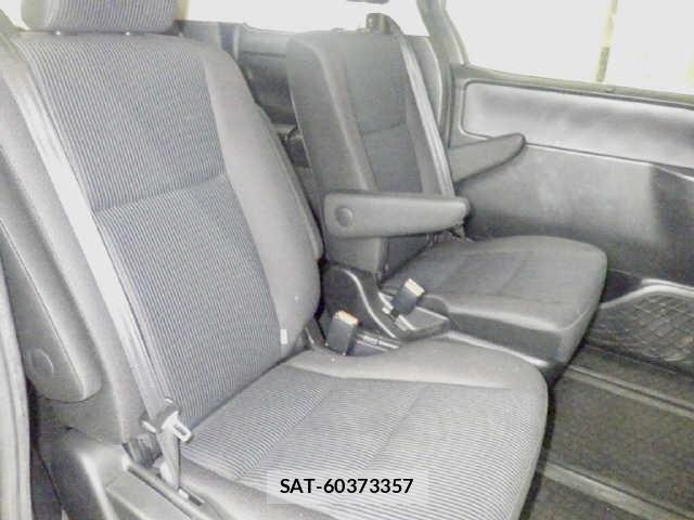 Toyota NOAH 2014 8706048-8