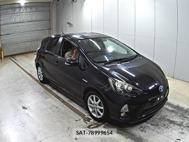 Toyota AQUA 2013 8705918-0