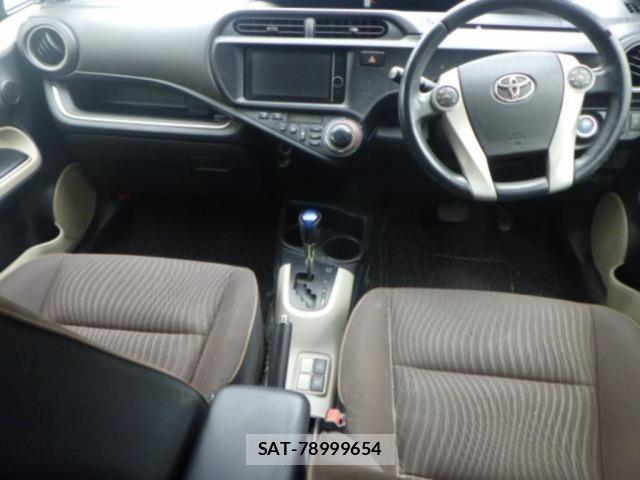 Toyota AQUA 2013 8705918-3