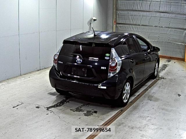 Toyota AQUA 2013 8705918-5