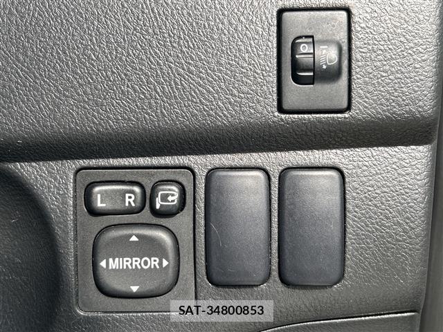 Toyota BB 2013 8860532-21