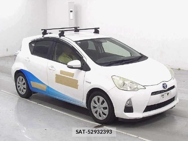 Toyota AQUA 2013 8862382-0