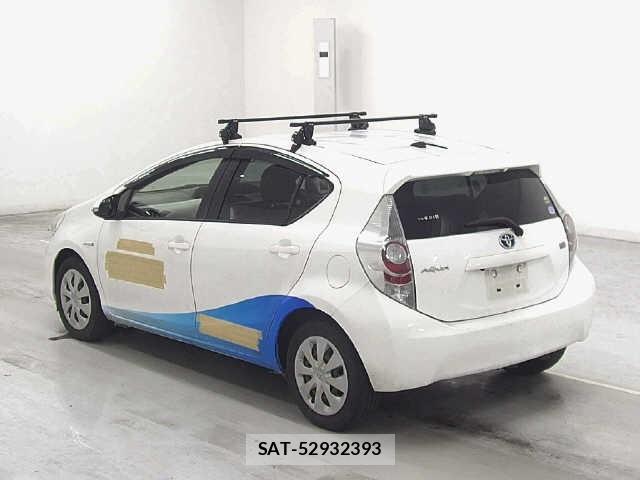 Toyota AQUA 2013 8862382-1