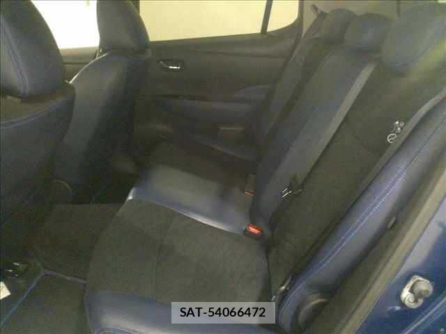 Nissan LEAF 2020 8824978-6