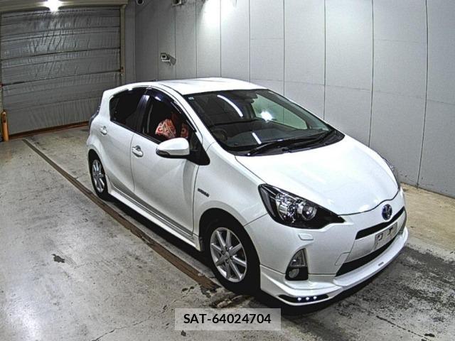 Toyota AQUA 2013 8705919-0