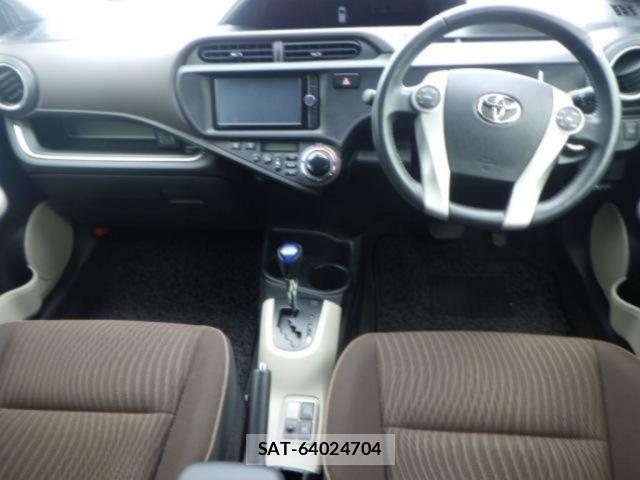 Toyota AQUA 2013 8705919-3