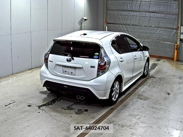 Toyota AQUA 2013 8705919-5