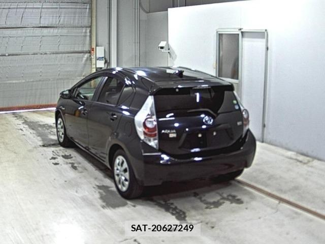 Toyota AQUA 2014 8949829-1