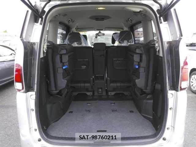 Nissan SERENA 2017 8920746-10