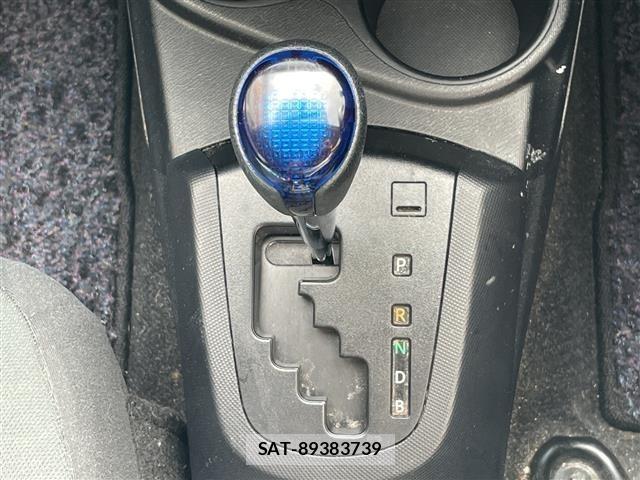 Toyota AQUA 2015 8705600-1