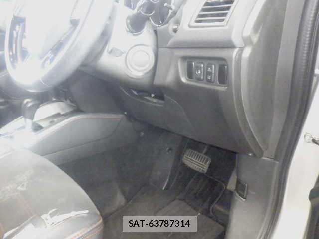 Mitsubishi RVR 2017 8693943-6