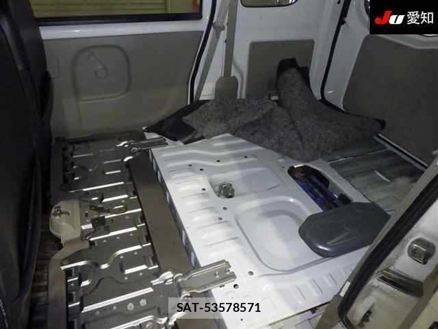 Suzuki EVERY 2017 8809845-4