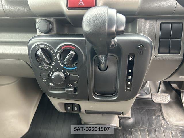 Suzuki EVERY 2024 8927946-18