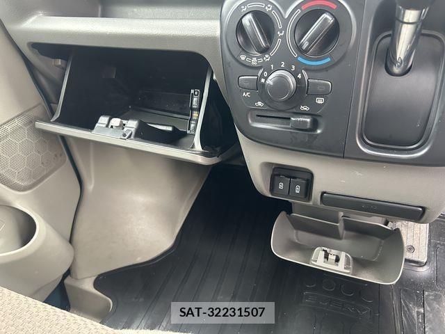 Suzuki EVERY 2024 8927946-7