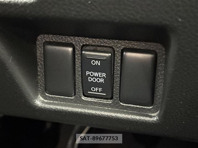 Nissan SERENA 2014 8671660-1