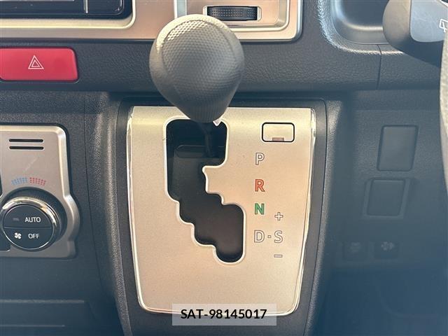 Toyota HIACE VAN 2023 8870275-20