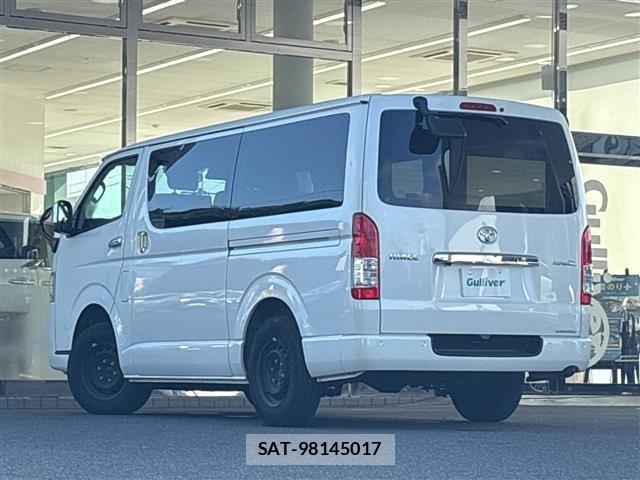 Toyota HIACE VAN 2023 8870275-21