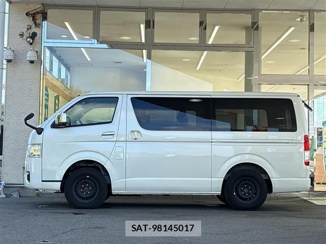 Toyota HIACE VAN 2023 8870275-3