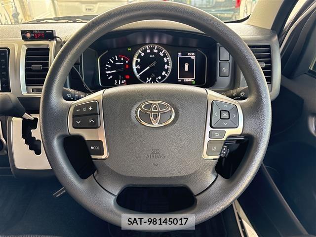 Toyota HIACE VAN 2023 8870275-6