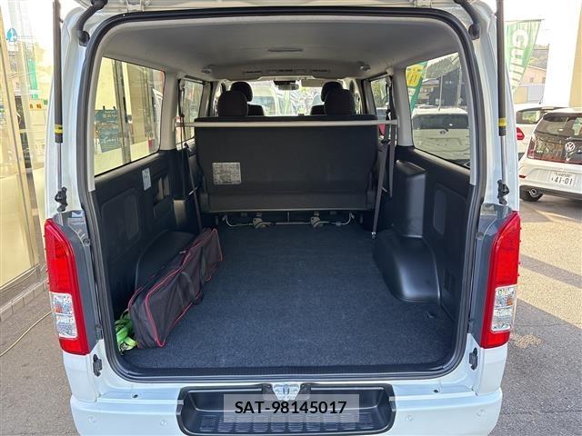 Toyota HIACE VAN 2023 8870275-7