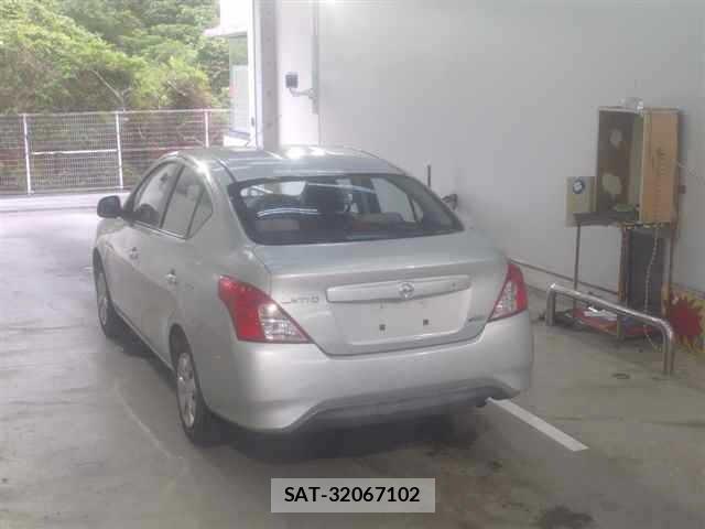 Nissan LATIO 2015 8717407-1