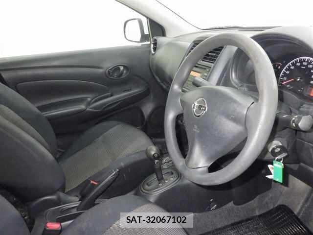 Nissan LATIO 2015 8717407-3