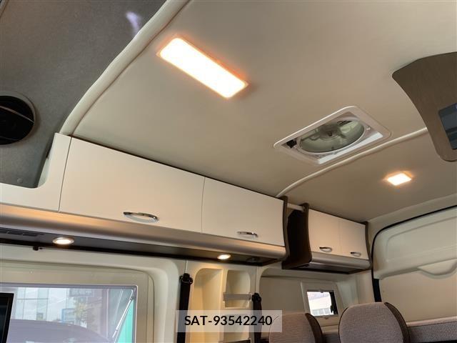 Toyota HIACE VAN 2022 8870276-11