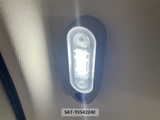 Toyota HIACE VAN 2022 8870276-12