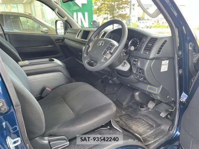 Toyota HIACE VAN 2022 8870276-18