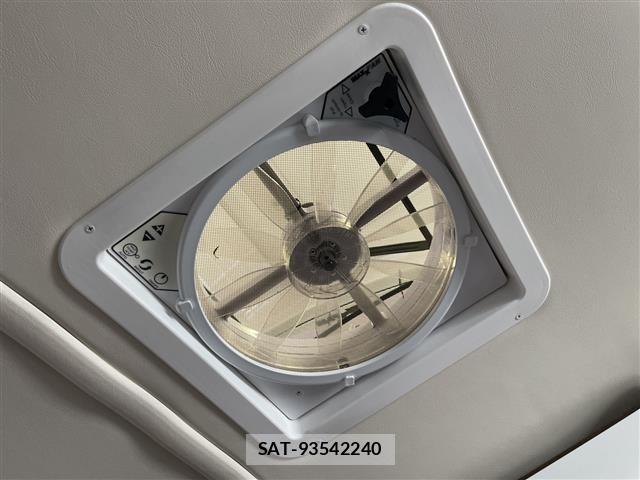 Toyota HIACE VAN 2022 8870276-2