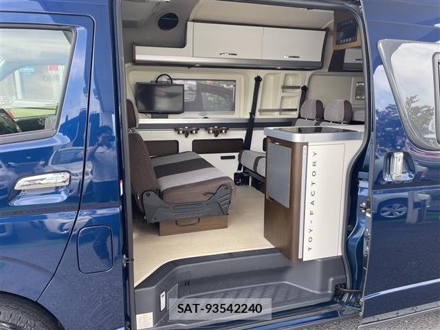 Toyota HIACE VAN 2022 8870276-3